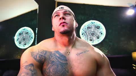 Snapshot of massimowalton2 chatting on 11.16.25 massimowalton2 online show from 11.16.25