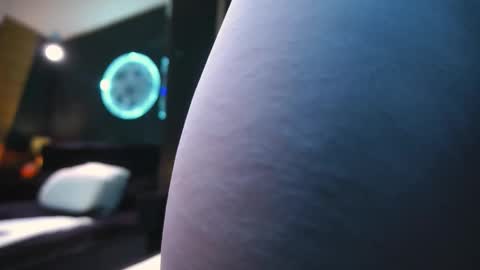 Snapshot of massimowalton2 chatting on 11.17.25 massimowalton2 online show from 11.17.25