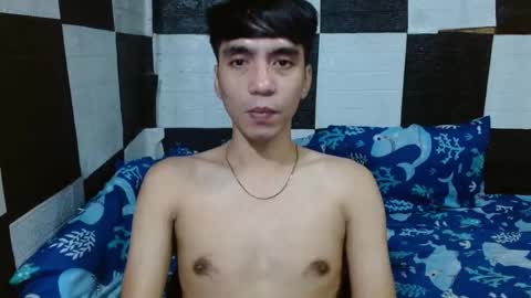 Snapshot of massive_boner02 chatting on 11.28.25 massive_boner02 online show from 11.28.25