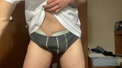 Snapshot of massiverob99 chatting on 11.22.25 massiverob99 online show from 11.22.25