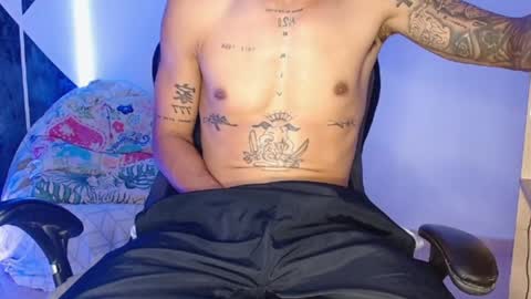 Snapshot of master_black777 chatting on 10.14.25 master_black777 online show from 10.14.25