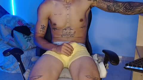 Snapshot of master_black777 chatting on 10.21.25 master_black777 online show from 10.21.25