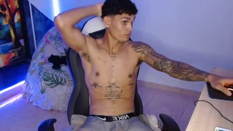 Snapshot of master_black777 chatting on 11.26.25 master_black777 online show from 11.26.25