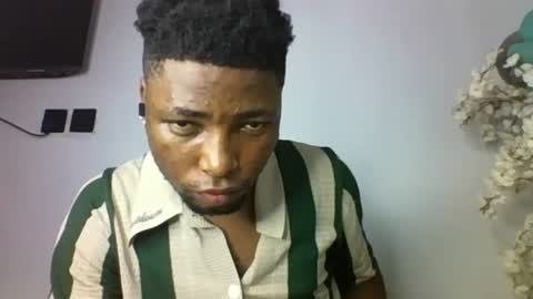 Snapshot of master_kael chatting on 12.17.25 Master Kael online show from 12.17.25