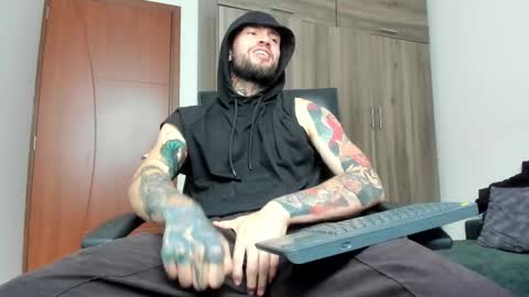 steven  online show from 11.04.25