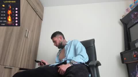 Snapshot of master_steven_01 chatting on 02.12.26 steven online show from 02.12.26