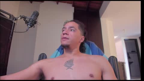 Snapshot of masterjuanc chatting on 02.14.25 Juan Independent Model online show from 02.14.25