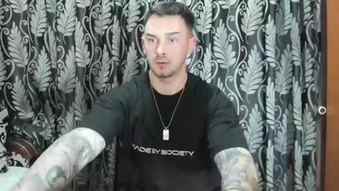 Snapshot of mastermusclejon chatting on 01.01.25 Jon online show from 01.01.25