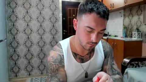 Snapshot of mastermusclejon chatting on 11.26.25 Jon online show from 11.26.25