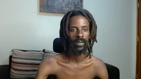 Snapshot of masterr_bate chatting on 12.15.25 Marl online show from 12.15.25