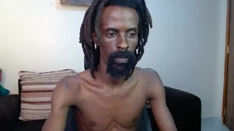 Snapshot of masterr_bate chatting on 12.19.25 Marl online show from 12.19.25