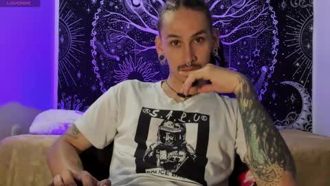 Snapshot of mateo60_ chatting on 01.08.25 Mateo online show from 01.08.25