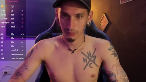 Snapshot of mateo60_ chatting on 03.11.25 Mateo online show from 03.11.25