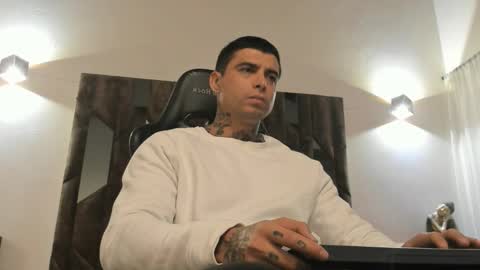 mateo_dilucajs1 online show from 11.19.25