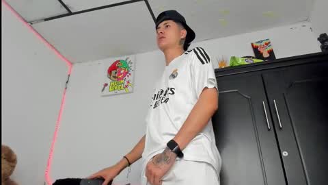 mateo_escobar online show from 11.04.25