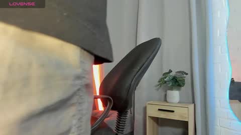 Snapshot of mateo_hunter chatting on 11.10.25 MATEO HUNTER online show from 11.10.25