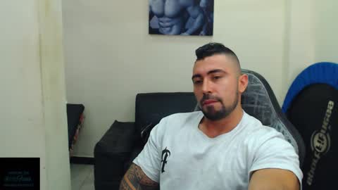 Snapshot of mateosexyhot22 chatting on 05.25.26 Mateo online show from 05.25.26
