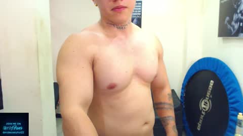Snapshot of mateosexyhot22 chatting on 05.26.26 Mateo online show from 05.26.26