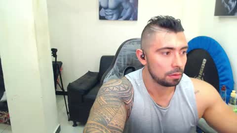 Snapshot of mateosexyhot22 chatting on 06.01.26 Mateo online show from 06.01.26