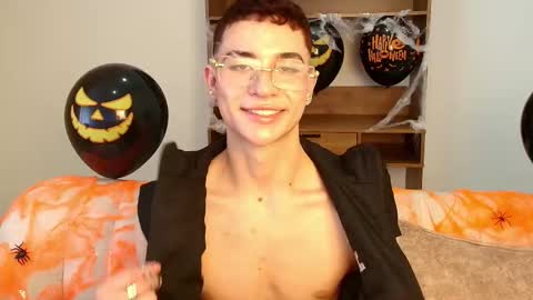 Snapshot of matheomontclair chatting on 10.23.25 Matheo Montclair online show from 10.23.25