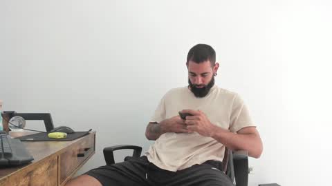 Snapshot of matheusbeard2 chatting on 01.14.25 Matheus online show from 01.14.25