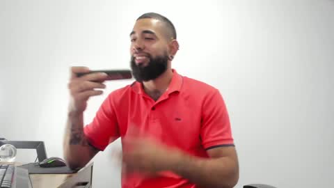 Snapshot of matheusbeard2 chatting on 01.18.25 Matheus online show from 01.18.25