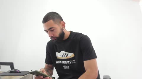 Snapshot of matheusbeard2 chatting on 01.31.25 Matheus online show from 01.31.25