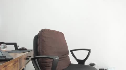 Snapshot of matheusbeard2 chatting on 02.04.25 Matheus online show from 02.04.25