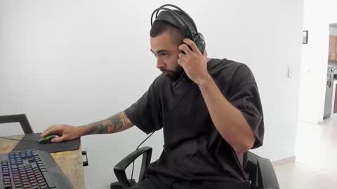 Snapshot of matheusbeard2 chatting on 10.14.25 Matheus online show from 10.14.25