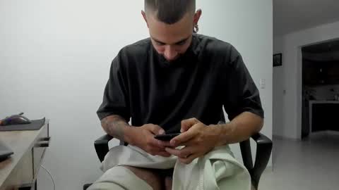 Snapshot of matheusbeard2 chatting on 11.22.25 Matheus online show from 11.22.25