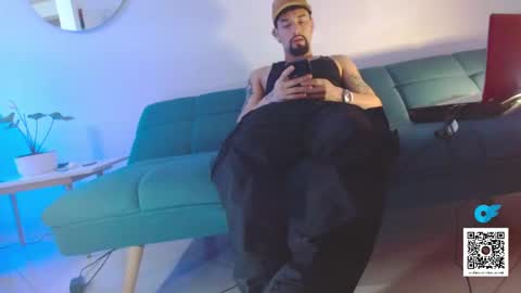 STRURIBE ON INSTAGRAM online show from 10.27.25