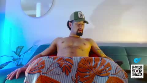 STRURIBE ON INSTAGRAM online show from 10.31.25