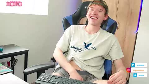 Snapshot of mathwx_ chatting on 10.28.25 Alejandro Alex online show from 10.28.25