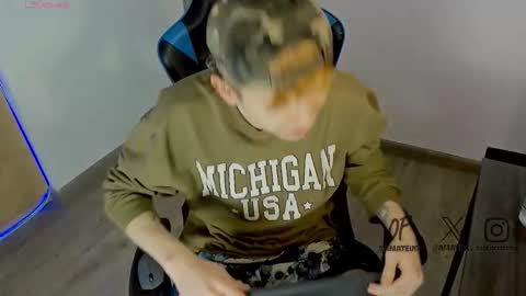 Snapshot of mathwx_ chatting on 02.11.26 Alejandro Alex online show from 02.11.26