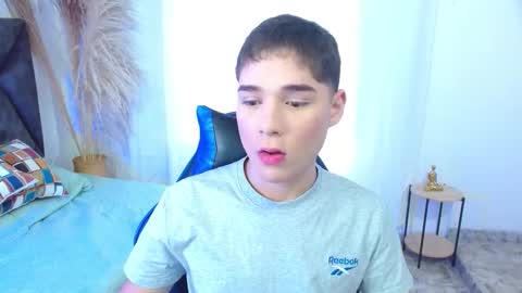 Snapshot of matiii18 chatting on 12.17.25 Mati online show from 12.17.25