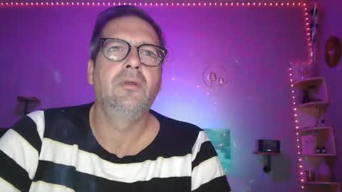 Snapshot of matrike1 chatting on 10.31.25 matrike1 online show from 10.31.25