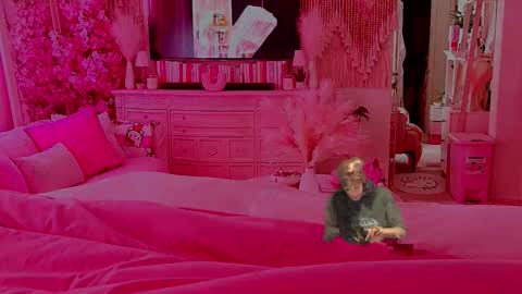 MOLLY MILLS online show from 10.27.25