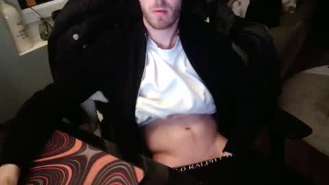 Snapshot of matt1q237916 chatting on 05.17.26 matt1q237916 online show from 05.17.26