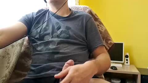 Snapshot of mattek89 chatting on 12.04.25 mattek89 online show from 12.04.25