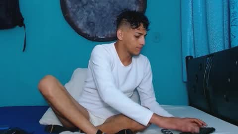 matthew_hawk19 online show from 03.02.25