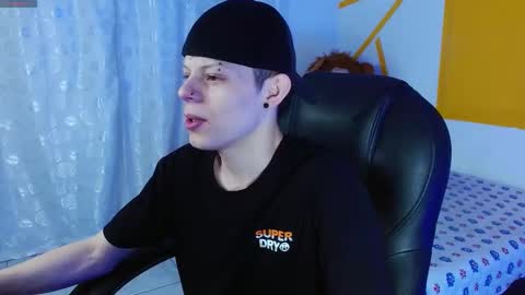 Snapshot of matthewboy_ chatting on 12.21.24 MatthewBoy online show from 12.21.24