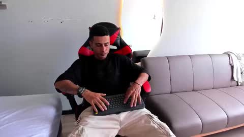 Snapshot of matthewcullenn chatting on 12.03.25 Matthew online show from 12.03.25