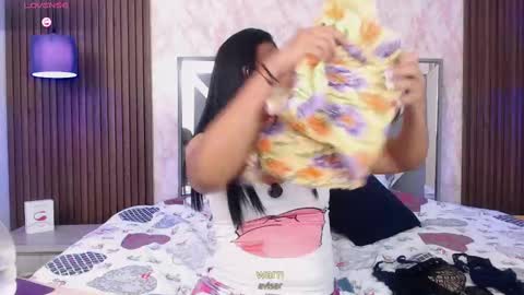 Snapshot of mature_london chatting on 10.16.25 MATURE LONDON online show from 10.16.25