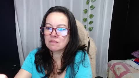 Snapshot of mature_wolf chatting on 12.31.24 Sonia online show from 12.31.24