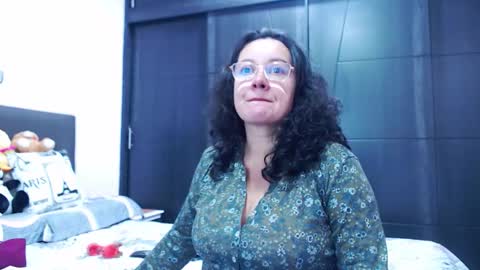 Snapshot of mature_wolf chatting on 09.09.25 Sonia online show from 09.09.25