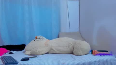 Alicia      STREAMING SCHEDULE 1400 - 2130 GMT-5 online show from 10.23.25