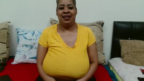 Snapshot of maturedbootyqueen chatting on 05.05.26 QUEEN online show from 05.05.26