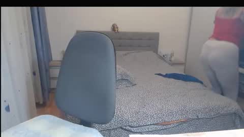 Snapshot of maturediana chatting on 11.27.25 maturediana online show from 11.27.25