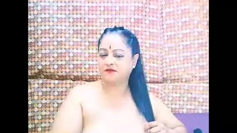 Snapshot of matureindian654u chatting on 05.14.26 matureindian654u online show from 05.14.26