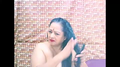 Snapshot of matureindian654u chatting on 05.19.26 matureindian654u online show from 05.19.26